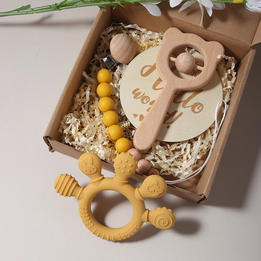Kidslands® | Coffret Cadeau Bébé - 4 Pièces - Hochet bois ours, anneau dentition & attache-tétine
