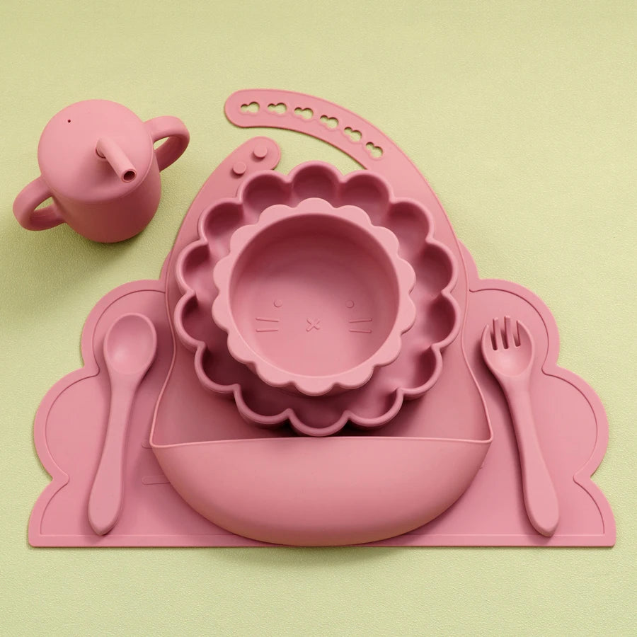 Kidslands® - Set Repas Bébé 7 pièces en Silicone – sans BPA - Set de table, Bol, Assiette, Cuillère, Fourchette, Gobelet & Bavoir Ajustable