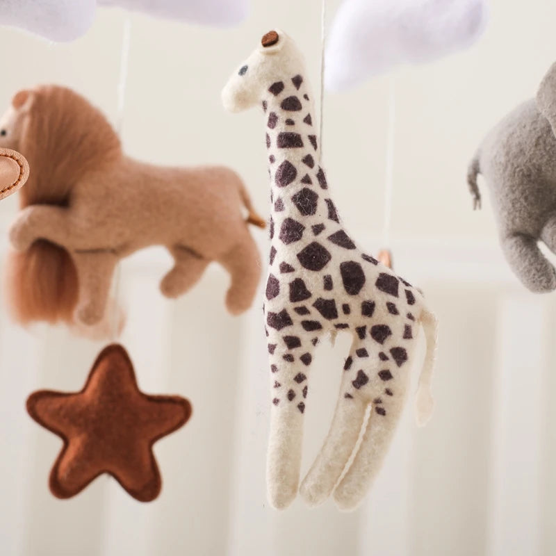 Kidslands® – Mobile Bébé en Bois et Feutrine - Montgolfière Douce – Décoration Apaisante pour Lit ou Berceau