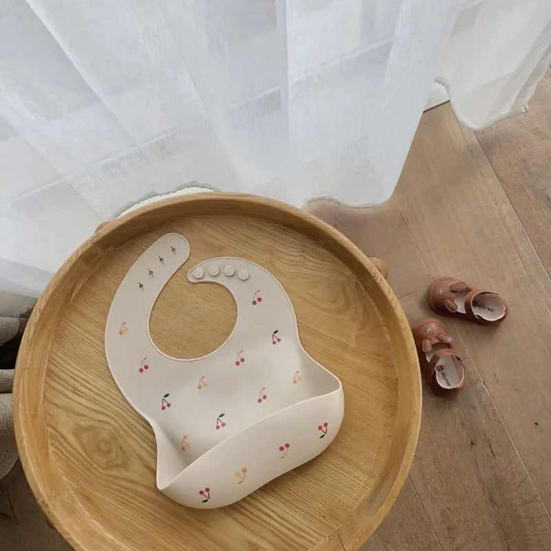 Kidslands® | Bavoir bébé en silicone souple – Minimaliste