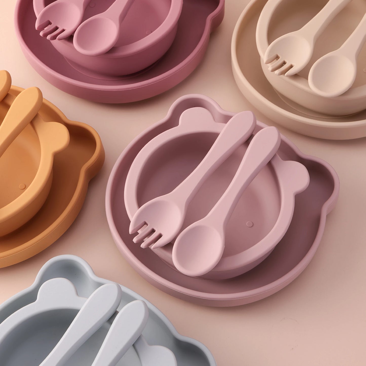 Kidslands® | Coffret repas bébé 4 pièces en silicone – Bol ventouse, assiette, cuillère & fourchette