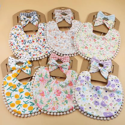 Kidslands® | Lot de 1 Bavoir Réversible Bandana Bébé - Motifs Fleuris + 2 Bandeaux Cheveux Assortis